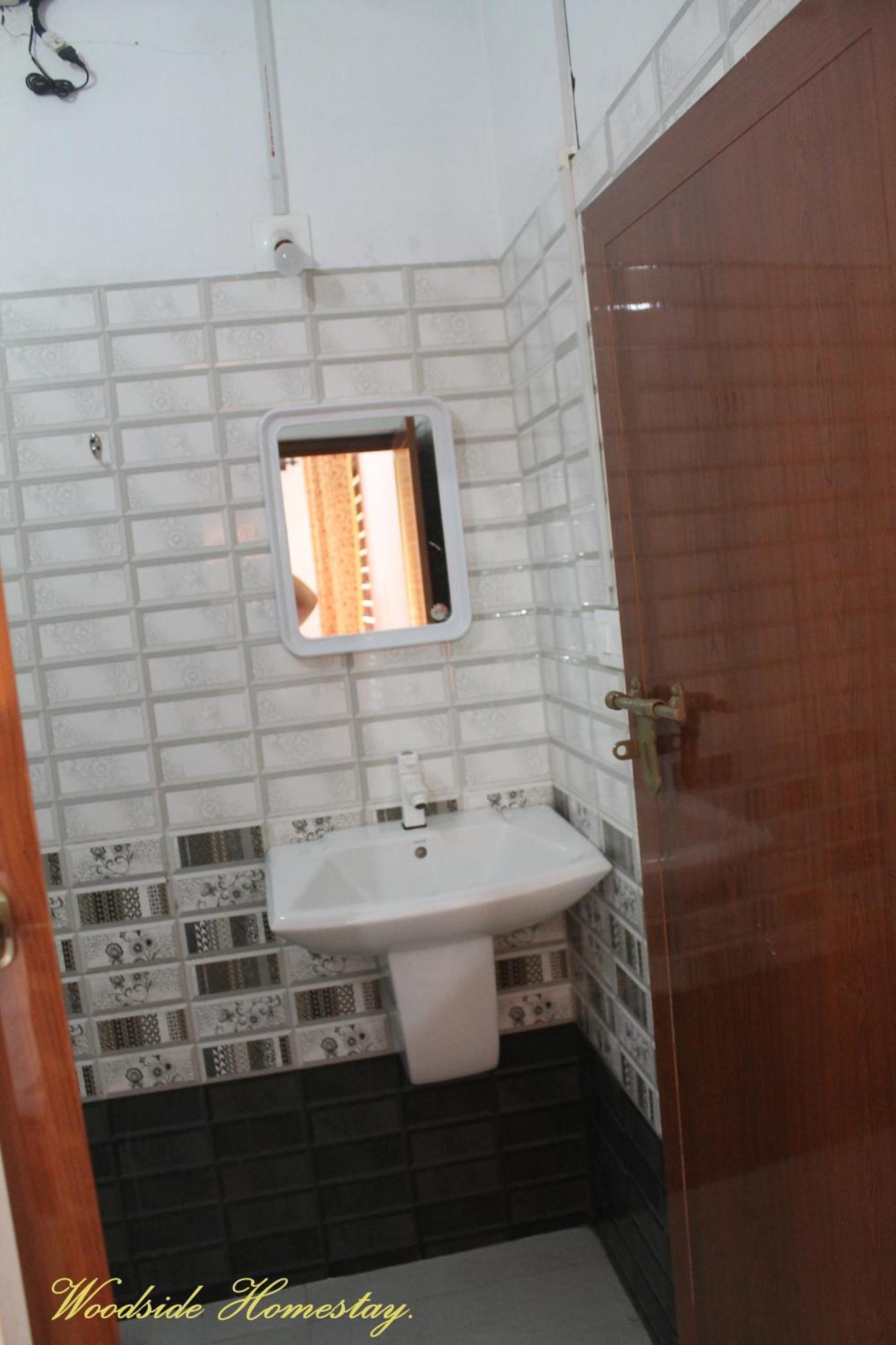 Woodside Homestay Wayanad Batheri Bagian luar foto