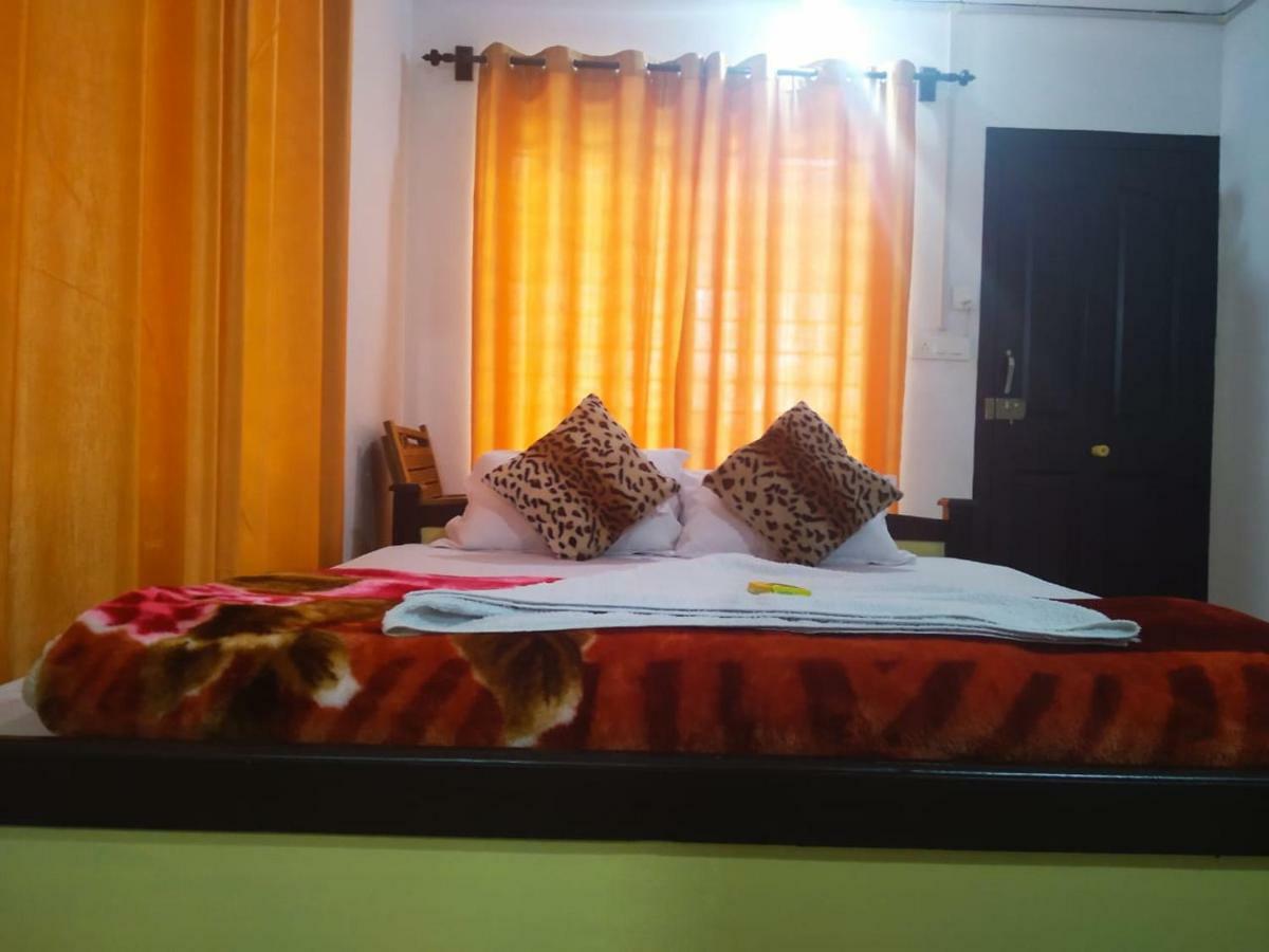 Woodside Homestay Wayanad Batheri Bagian luar foto