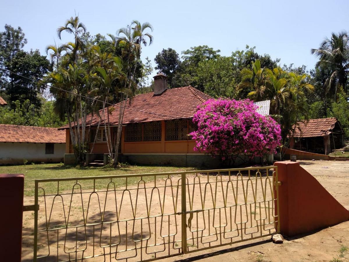 Woodside Homestay Wayanad Batheri Bagian luar foto
