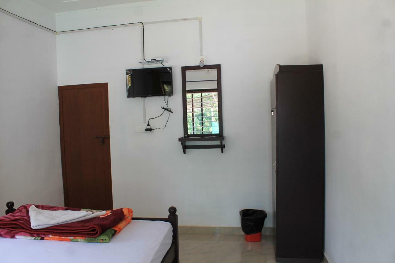 Woodside Homestay Wayanad Batheri Bagian luar foto