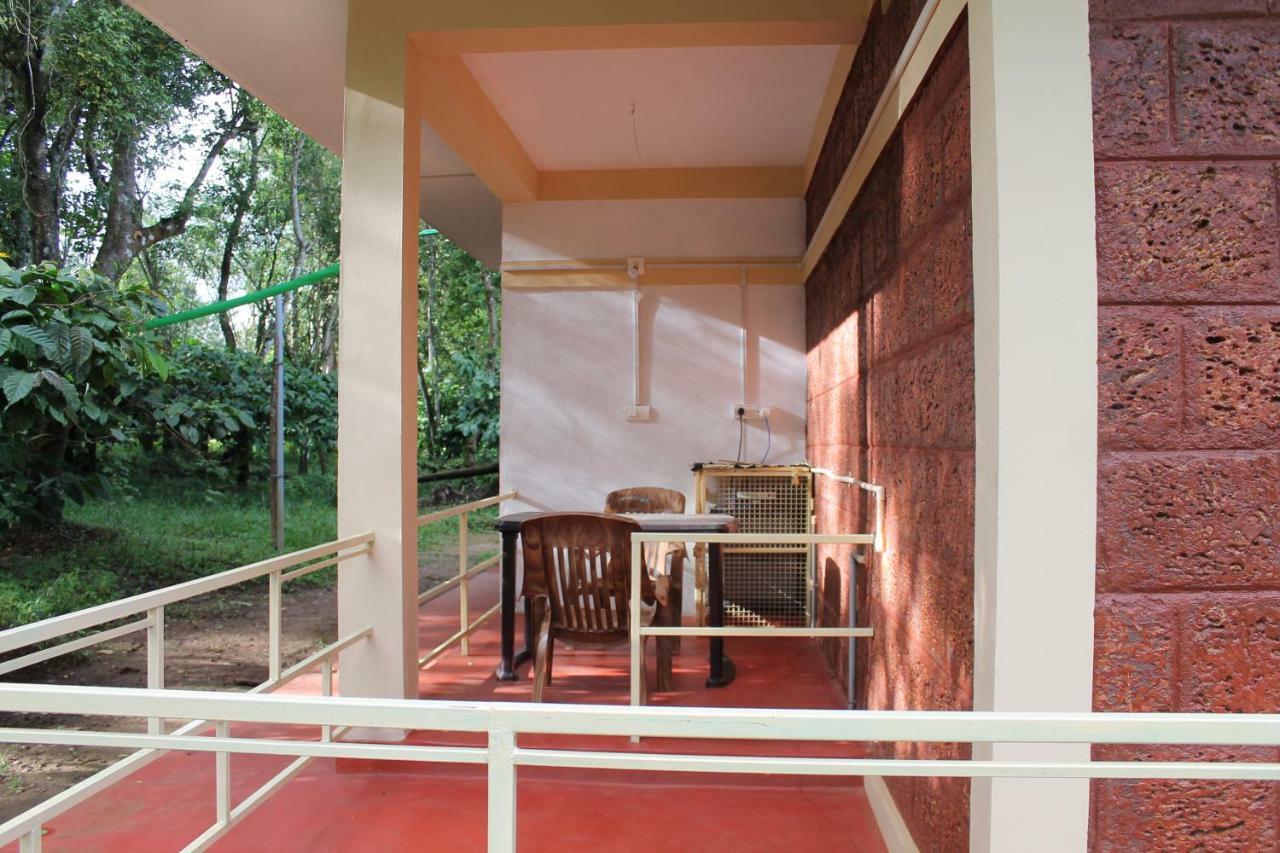 Woodside Homestay Wayanad Batheri Bagian luar foto
